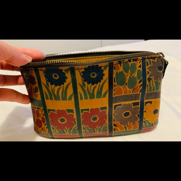 Bags and wallets - Picture 14 of 16